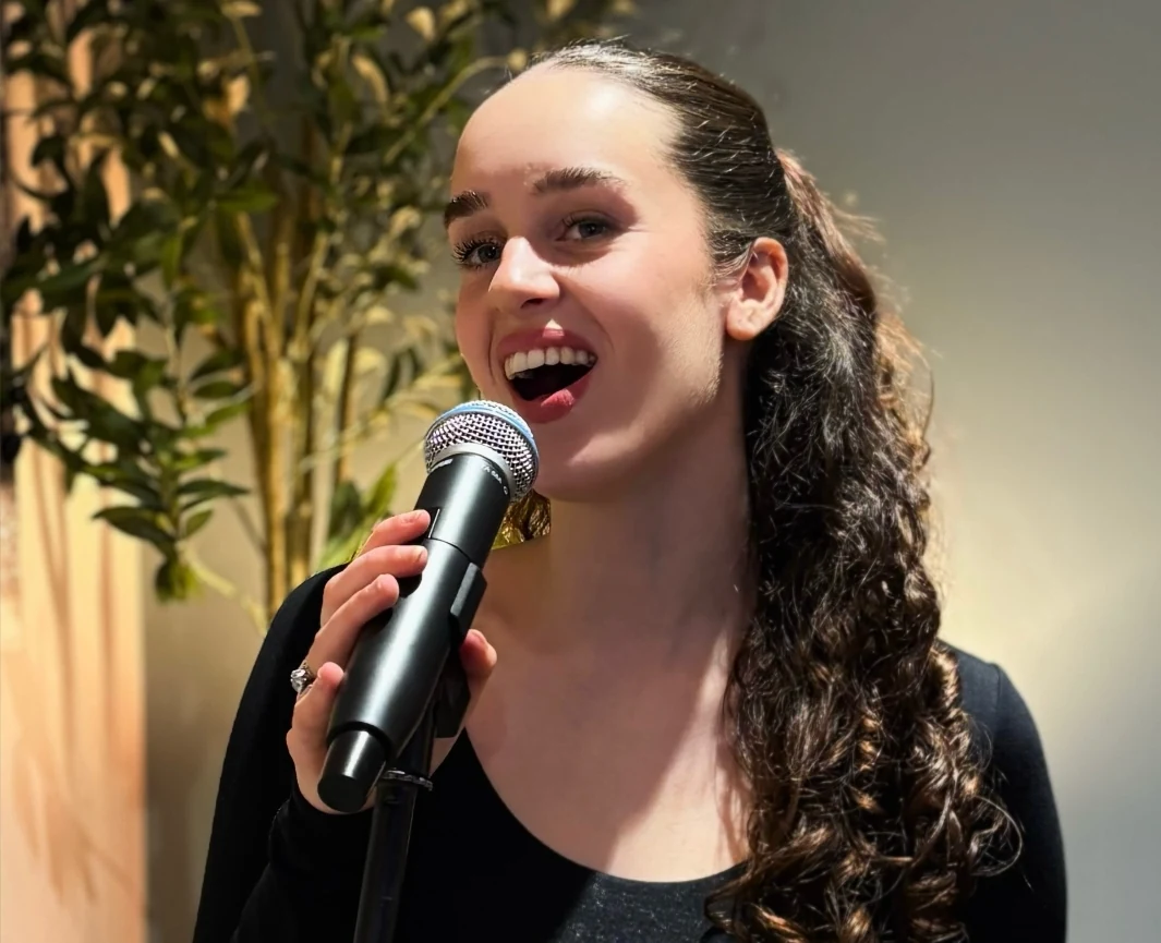 Daisy Singing