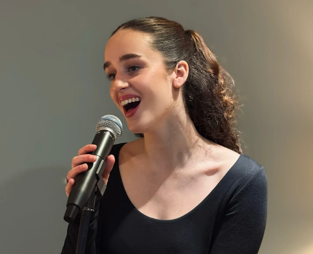 Daisy Singing